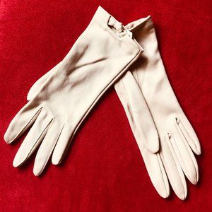 NOS VINTAGE WOMEN’S 100% NYLON GLOVES SIZE 6 COLOR